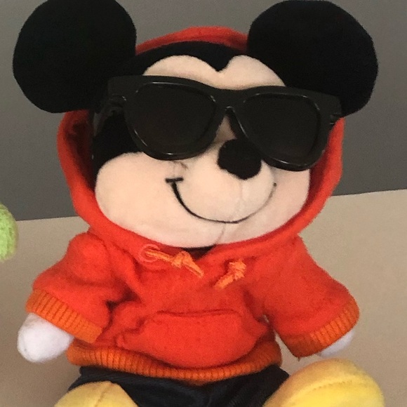 Meet your Posher, Laura - Picture 1 of 1